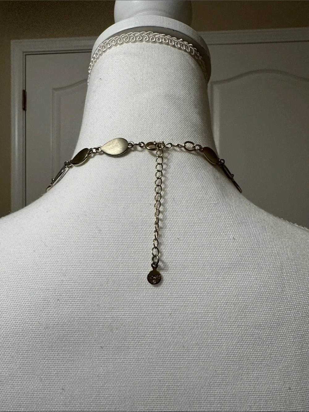 LOFT Gold Teardrop Link Necklace